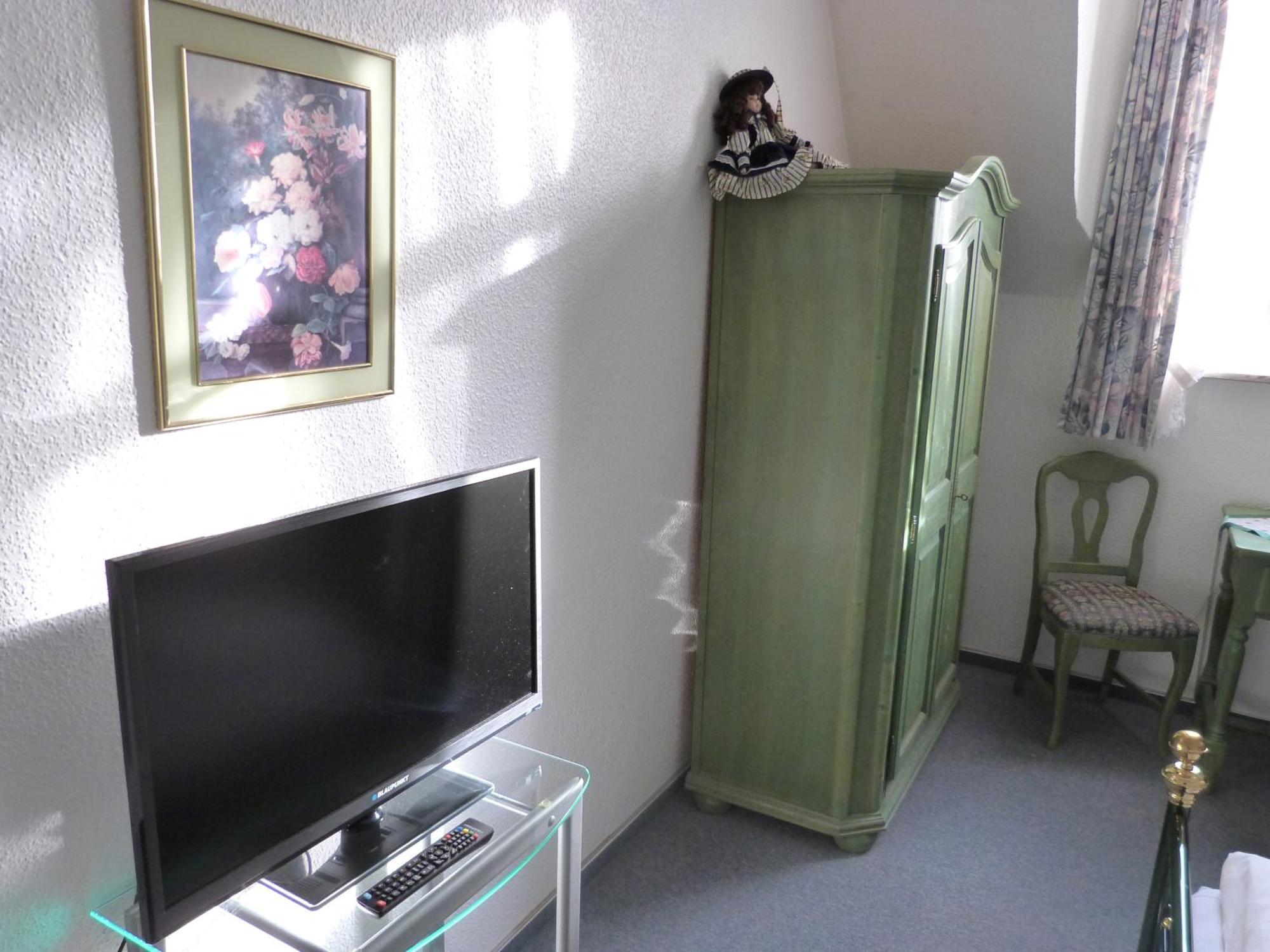 Hotel Jaegerhof Mayen Room photo