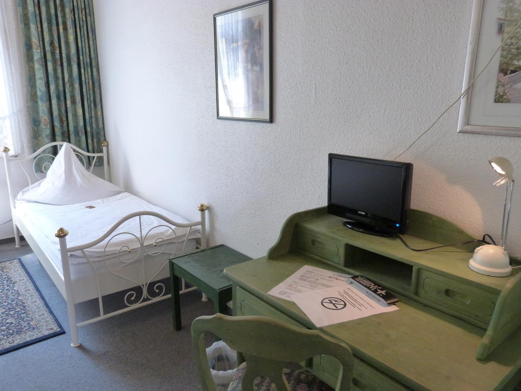 Hotel Jaegerhof Mayen Room photo