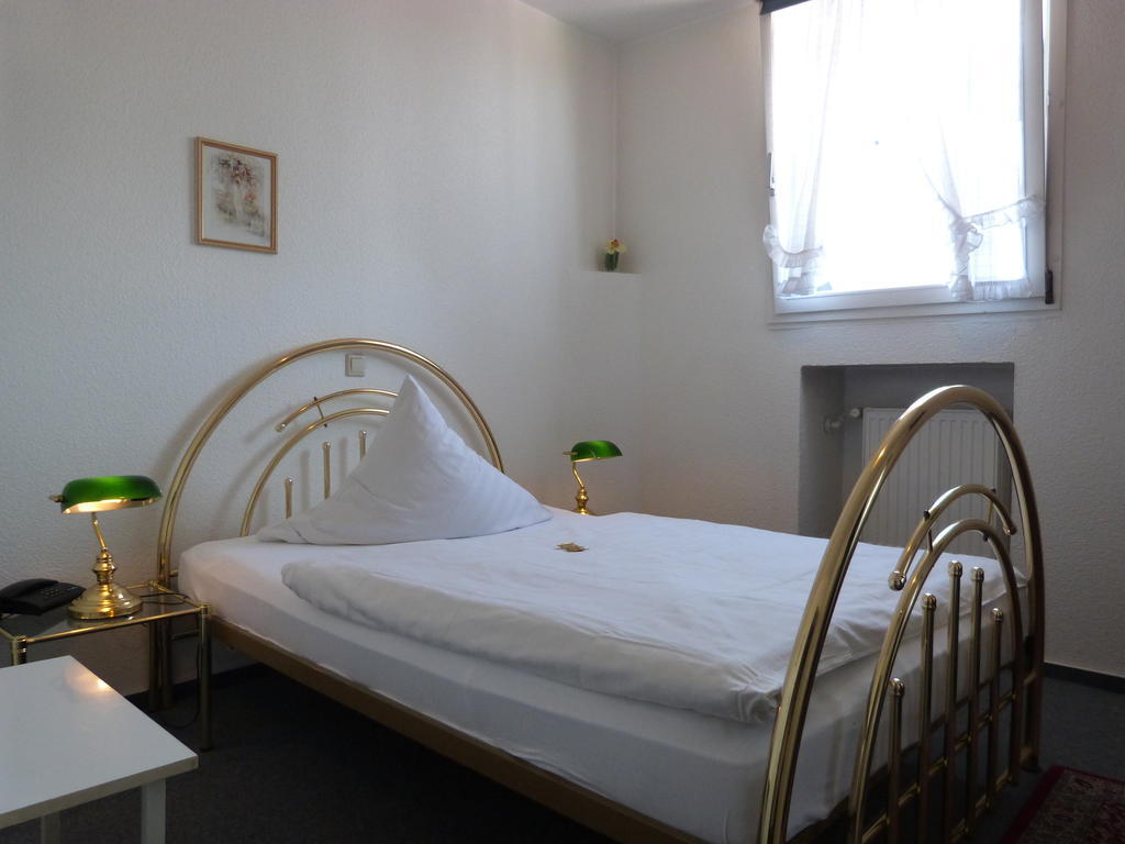 Hotel Jaegerhof Mayen Room photo