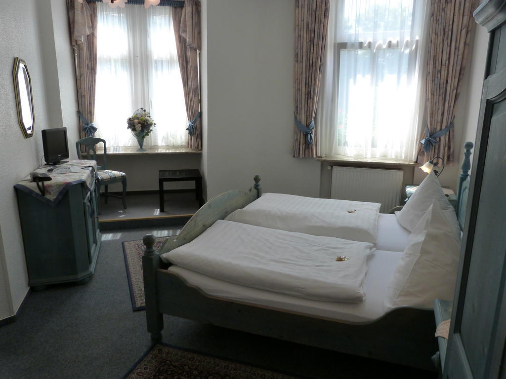 Hotel Jaegerhof Mayen Room photo